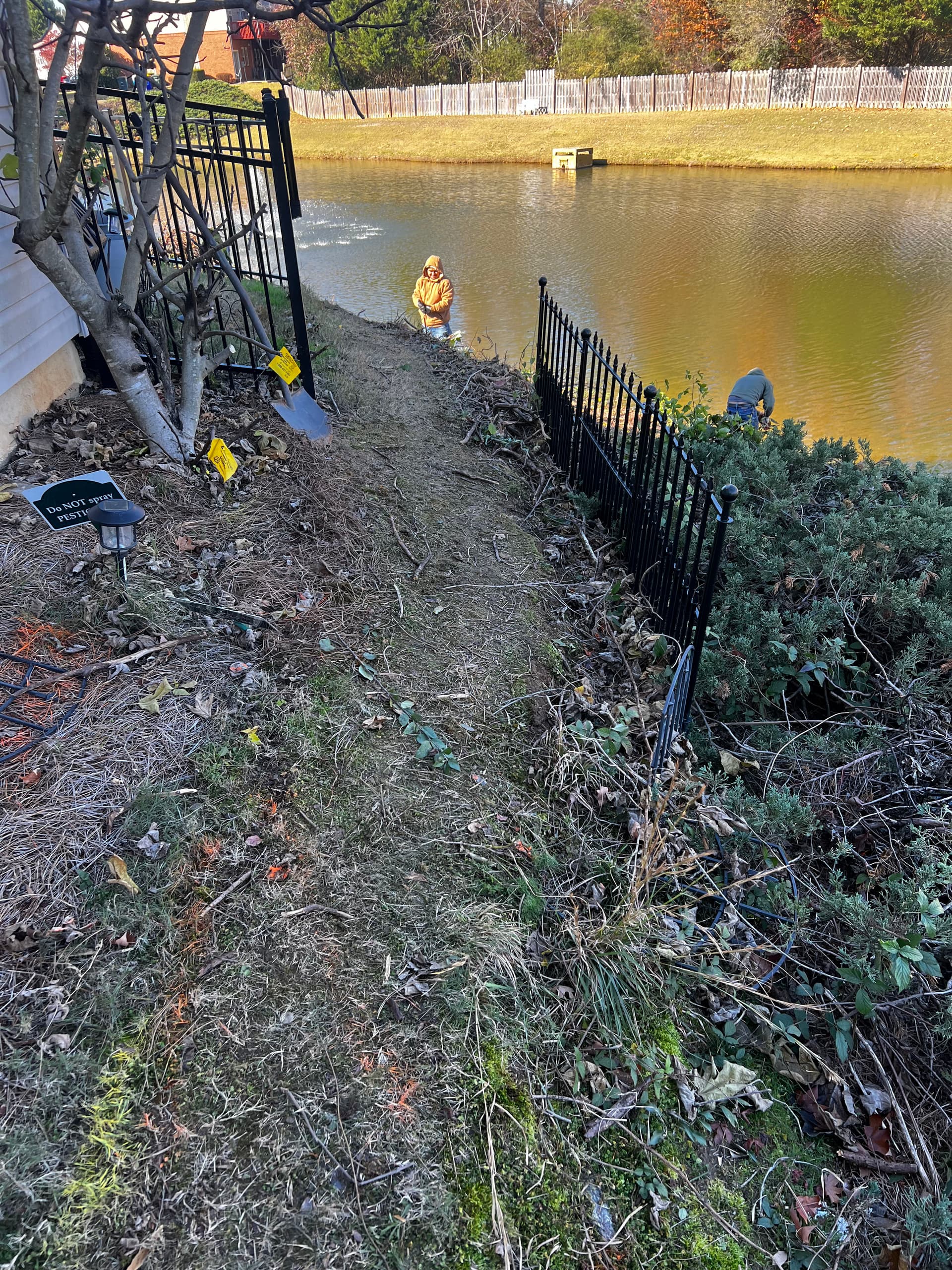 Gallery photos for Stabilizing a Lake Embankment: Image #2